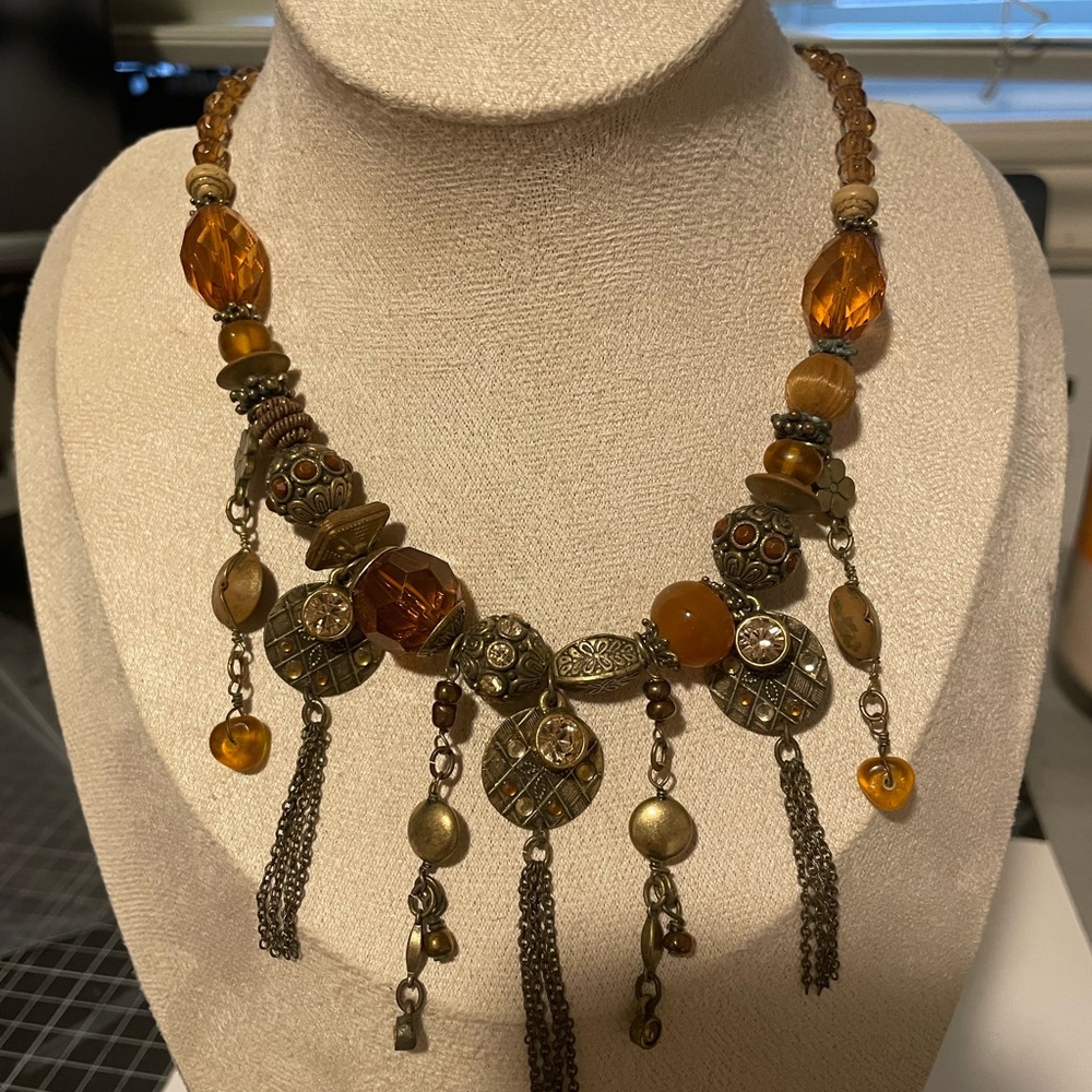 Elegant Amber and Gold Statement Necklace